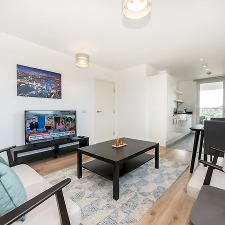 Pass The Keys Spacious 2Bed2Bath Apt With Parking Terrace
